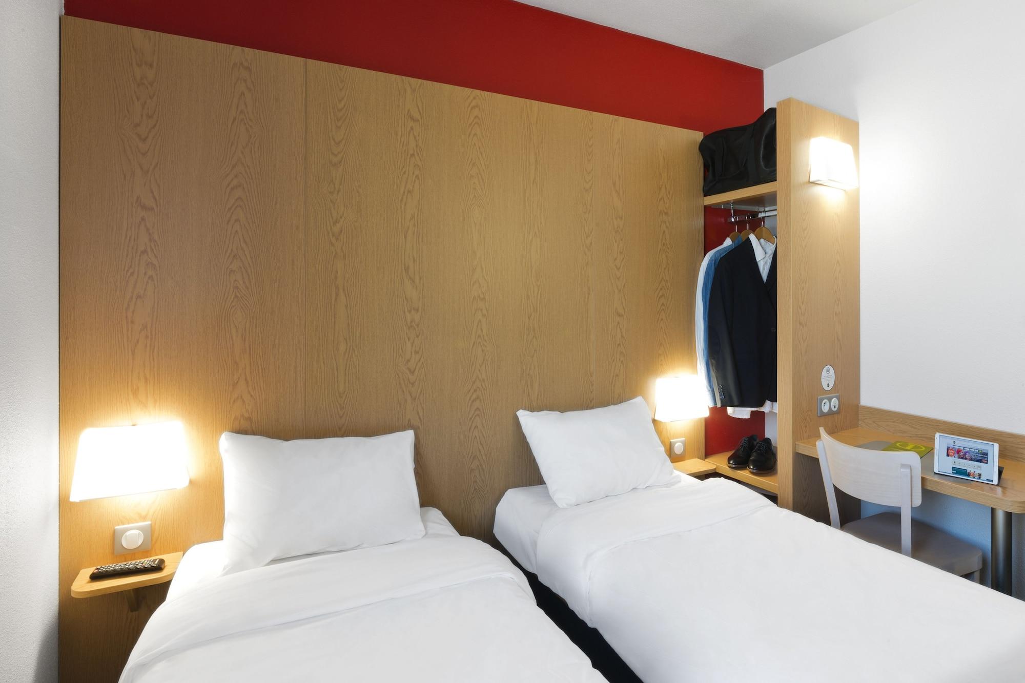 B&B Hotel Niort Marais Poitevin Est Экстерьер фото