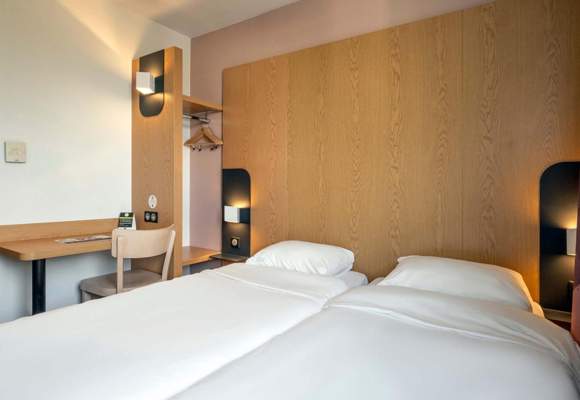 B&B Hotel Niort Marais Poitevin Est Экстерьер фото