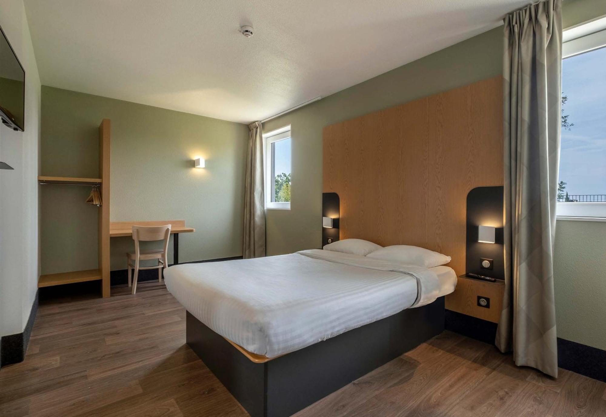 B&B Hotel Niort Marais Poitevin Est Экстерьер фото