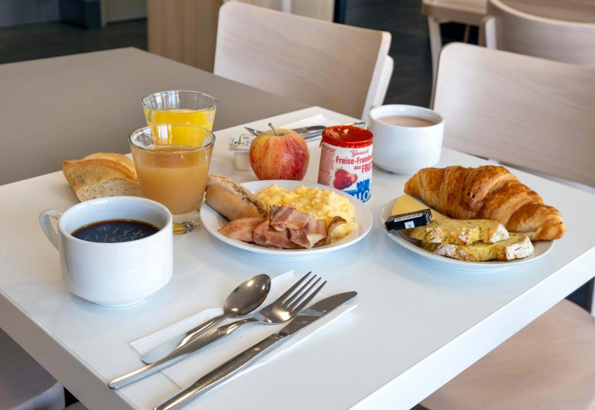 B&B Hotel Niort Marais Poitevin Est Экстерьер фото